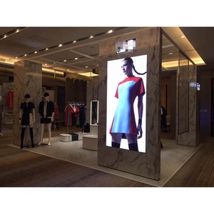 Estantes de exhibición de ropa deportiva de renderizado 3D de lujo personalizados LUX para diseño de interiores de tiendas de ropa deportiva - Product Image 1