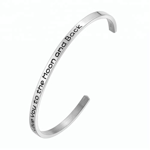 Brazalete de acero inoxidable liso de 4mm, pulsera inspiradora con mensaje grabado personalizado - Product Image 4