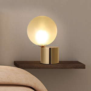 <span class=keywords><strong>Lampe</strong></span> LED doré en forme de boule de verre, produit de luxe, éclairage d'intérieur, <span class=keywords><strong>lampe</strong></span> de chevet, lumière pour projet d'hôtel, vente en gros - Product Image 1