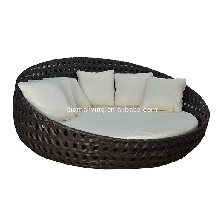 Hot sale outdoor rattan furniture and patio leisure wicker  round daybed