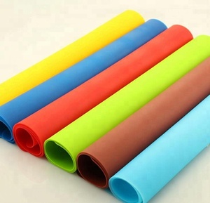 Silicone Mats for Crafts Premium Playdough Mat 60x40cm Nonstick &amp; Nonslip Heat-Resistant <strong>Table</strong> <strong>Protector</strong> - Product Image 2