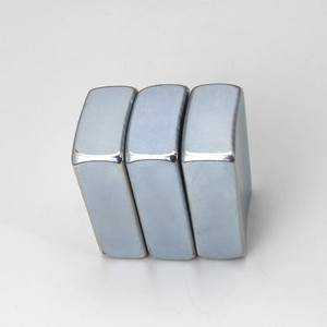 Xlmagnet 1kw कम <span class=keywords><strong>rpm</strong></span> स्थायी <span class=keywords><strong>10kw</strong></span> multipoles फेराइट जनरेटर चुंबक