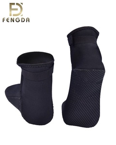 Su sporları için yeni tasarlanmış hızlı kuru neopren ayakkabı moda baskılı yüzmek ve dalış dişli ve aksesuarları - Product Image 4