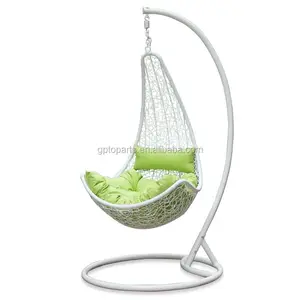 PE Rattan Sleeping Lounge Swing Chair used for Garden/Backyard with Green Cushion