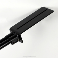 Planche de surf et scooter cyclomoteur simples et faciles à suspendre pour le surf