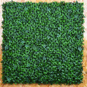 Panneaux de <span class=keywords><strong>gazon</strong></span> synthétique résistants aux UV Hotsale 50x50cm Clôture de haie de feuilles artificielles extérieures pour la décoration de Pâques Matériau PE - Product Image 3