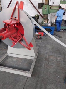 39 55 77 PU-Schaum-Rolltor-Form maschine, die mit Schaum gefüllt wird - Product Image 5