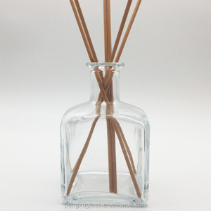 Bâton <span class=keywords><strong>diffuseur</strong></span> de roseaux Bâtons <span class=keywords><strong>diffuseur</strong></span> de roseaux en rotin Bocal en verre <span class=keywords><strong>avec</strong></span> couvercle en liège - Product Image 1