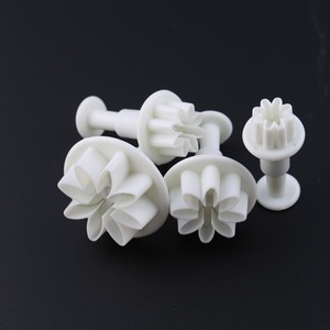 HY 4pcs Daisy Flower Plongeur Cutters Fondant Cookie Cutters Sugarcraft Gâteau Décoration Outils - Product Image 4