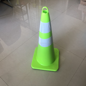 Hiçbir MOQ floresan sarı yeşil esnek <span class=keywords><strong>PVC</strong></span> trafik trafik konisi, güvenlik konisi, trafik konileri 700mm