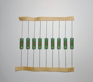 La plage de valeur de résistance est de 1 R ~ 200 k Série de films d'oxyde métallique MO <span class=keywords><strong>8K2</strong></span> - Product Image 3