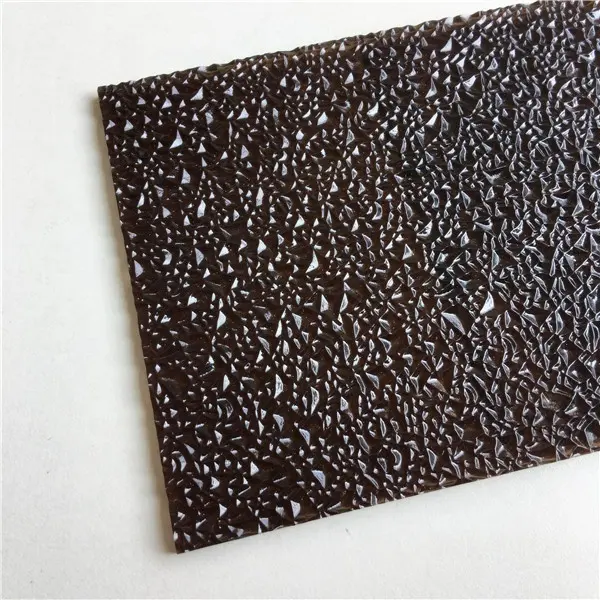 Différents types de feuille de polycarbonate de diamant pour la décoration de porte