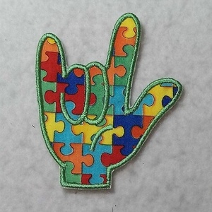 衣料品ファッションアップリケ布バッジカスタムかわいい子犬自閉症蜂ジグソー刺繍刺繍パッチ犬バッグ付き - Product Image 5