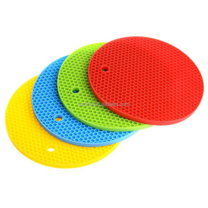 Non Slip <span class=keywords><strong>In</strong></span> <span class=keywords><strong>Silicone</strong></span> Pot Holder/<span class=keywords><strong>Silicone</strong></span> <span class=keywords><strong>Sottopentola</strong></span>/Sottobicchiere/Tovaglietta/Pad Caldo - Product Image 2