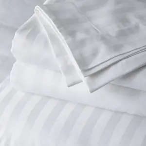 Vendita all'ingrosso letto foglio di cotone di vendita canadese pianura-50% cotone 50% Poliestere T300 Strisce Lenzuolo Piatto Doppia Con Letti Singoli Dimensione Colore Bianco