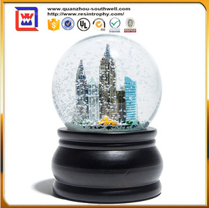 2016 bola <span class=keywords><strong>de</strong></span> nieve <span class=keywords><strong>de</strong></span> la <span class=keywords><strong>ciudad</strong></span> recuerdo <span class=keywords><strong>de</strong></span> cristal bola <span class=keywords><strong>de</strong></span> nieve al por mayor - Product Image 1