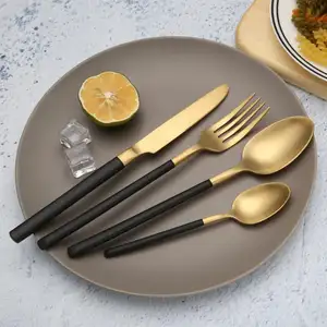 लक्जरी सोने लेपित टाइटेनियम मढ़वाया स्टेनलेस स्टील Flatware सेट कांटा चम्मच चाकू