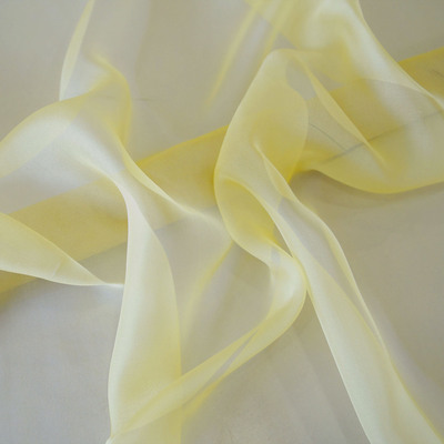 14 # Jaune pâle