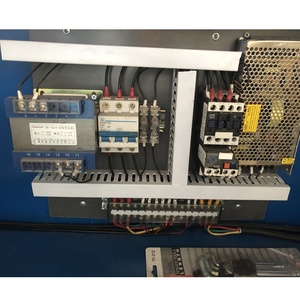 Machine à cintrer les rails <span class=keywords><strong>de</strong></span> portes <span class=keywords><strong>de</strong></span> <span class=keywords><strong>garage</strong></span> sectionnelles à rayon <span class=keywords><strong>de</strong></span> courbure maximal <span class=keywords><strong>de</strong></span> 450 mm <span class=keywords><strong>avec</strong></span> une vitesse <span class=keywords><strong>de</strong></span> cintrage <span class=keywords><strong>de</strong></span> 10 à 50 degrés/seconde - Product Image 4