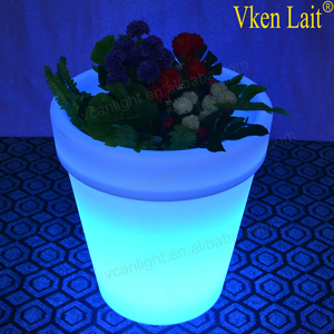 <span class=keywords><strong>Maceta</strong></span> Led grande blanca redonda cuadrada <span class=keywords><strong>gigante</strong></span> iluminada de plástico para jardín al aire libre <span class=keywords><strong>maceta</strong></span> con luz Led <span class=keywords><strong>maceta</strong></span> - Product Image 4
