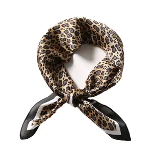 Ladies Hot popular high quality wholesale elegant printed leopard design silk dress accessoires square neck scarfs