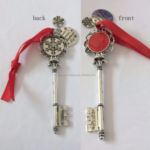 Ornement de Noël en forme de clé de Père Noël en argent antique personnalisé avec émail, clé magique de Père Noël - Product Image 5