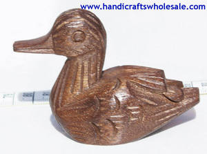Statue de canard en bois exotique sculptée à la main Style d'art populaire Sculpture sur bois de cèdre Ornement Artisanat en bois fait à la main Boîtes en bois Signes muraux - Product Image 2