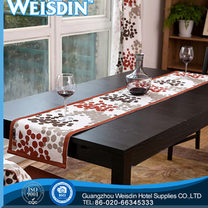 bonneterie en gros en argent à chaud <span class=keywords><strong>chemin</strong></span> de <span class=keywords><strong>table</strong></span> en <span class=keywords><strong>bambou</strong></span> - Product Image 2