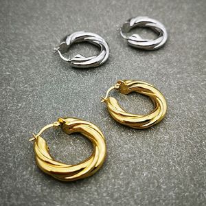 Boucles d'oreilles créoles grandes et simples pour femmes et filles, style bohème, torsadées brésiliennes, en laiton plaqué IP - Product Image 4