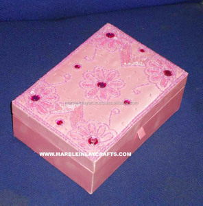 Coffrets Cadeaux Décoratifs de Broderie Zari Belle Boîte à Bijoux de Broderie à la Main en Perles Faite à la Main Boîtes à Bijoux Brillantes - Product Image 1
