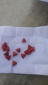 Coral naturel (cabochon triangulaire) - Couleur rouge - Origine indienne (27243) - Pierre minérale - Pour la fabrication de bijoux - Product Image 1