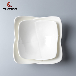 Bol carré en porcelaine OEM de 6 à 8 pouces pour restaurant, petit bol à fruits et à chips avec assiettes à quatre feuilles - Product Image 6