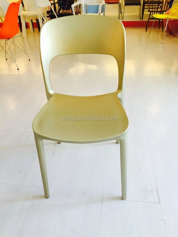 Barato fantasia plástico pintado resistente aos raios UV prata cadeira dourada sillas ao ar livre