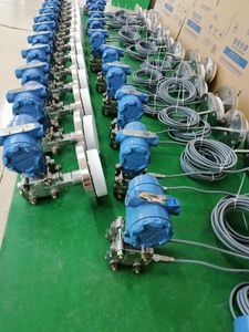 Düşük maliyetli petrol endüstrisi için kullanılan 4-20mA akıllı kapasitif diferansiyel basınç seviyesi verici - Product Image 3