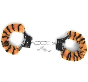 Bdsm punhos de pulso metálico, <span class=keywords><strong>mini</strong></span> peludo, amor fuzzy, fofo de ferro de metal para cosplay