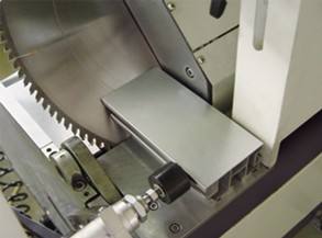 Máquina de Corte de Alta Velocidad para Puertas y Ventanas de Aluminio, Sierra de Corte CNC de Doble Cabezal - Product Image 3