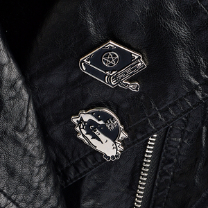 QIHE serie de Halloween alta calidad Punk estilo esmalte <span class=keywords><strong>libro</strong></span> mágico cristal broche - Product Image 3