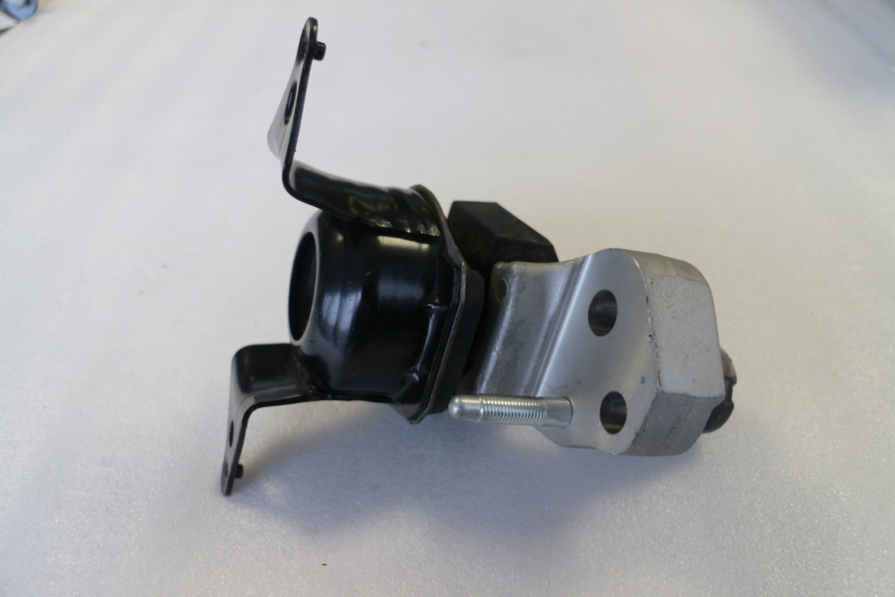 OEM Right Engine Mounting for Toyota Vios Platz NCP65
