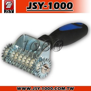 Jsy-108 3-1 / 2 mental de <span class=keywords><strong>pinchos</strong></span> rueda herramienta útil fácil de mango seam roller - Product Image 1