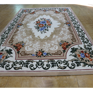 Tapis rond fait à la main plusieurs couleurs, magnifique accessoire de salon, poils longs - Product Image 1