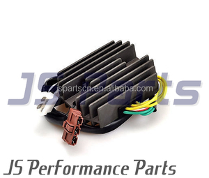 Régulateur de tension pour Pi Aggio 58086R pour Ducati <span class=keywords><strong>Piaggio</strong></span> <span class=keywords><strong>Vespa</strong></span> GTS 250/300, GTV 300-Interc.639110, 58086R - Product Image 1