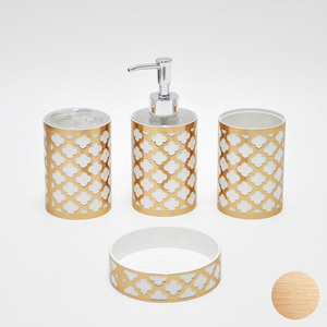 Ensemble de 4 pièces d'accessoires de salle de bains, motif Baroque, couleur rouge - Product Image 1