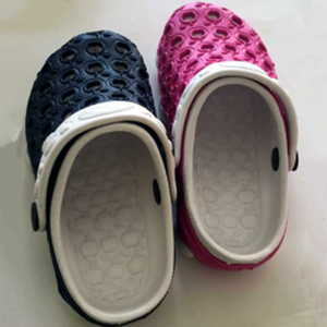 Chino sandalias niños zapatos para caminar plataforma de plástico LUGAR DE zuecos - Product Image 1