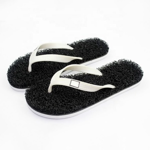 Commercio all'ingrosso oem divertente pvc Massaggio di gomma nero noodle flop di vibrazione della spiaggia spugna, della novità bianco erba noddle pantofole per unisex - Product Image 4