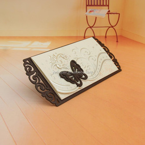 Inviti Matrimoniali in Legno e Carta con Farfalla in Perla Bianca di Grado A, Fatti a Mano con Lamina a Caldo, 23x10,5cm, Nuovo Design Esclusivo - Product Image 3