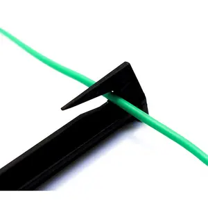 Black 8.5cm Garden Wire Cable Nails Plastic Pegs