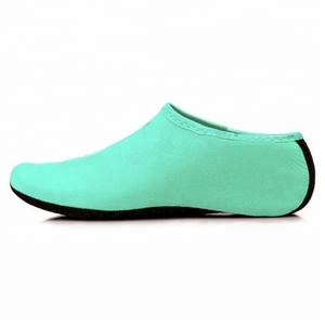 High Quality Colorful Neoprene <strong>Beach</strong> <strong>Socks</strong> for Adults Water Sports - Product Image 4