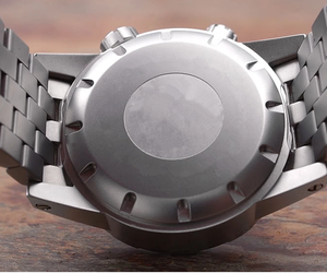 นาฬิกาสปอร์ตหรูหรา กระจกแซฟไฟร์ สำหรับผู้ชาย ดีไซน์พิเศษ ปรับแต่งโลโก้ได้ ตัวเรือนบรอนซ์ไทเทเนียม กันน้ำ 10 บาร์ พร้อมเข็มบอกเวลาดำน้ำ - Product Image 5