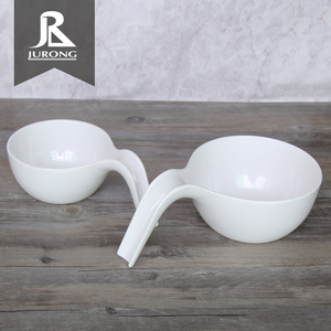 Tigela de plástico de salada branca com alças para restaurante - Product Image 2