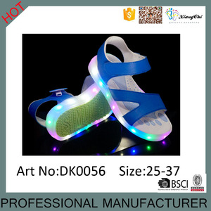 Con APLICACIÓN Hermosa Fantasía Nueva Llegada LLEVÓ Luminosa Niños Sandalias Zapatos de Verano Para Niños - Product Image 4